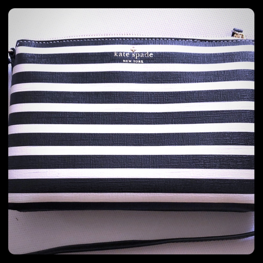 Black and white Kate spade purse